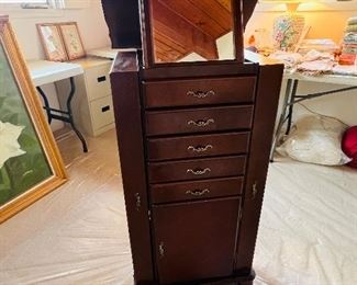 Jewelry cabinet