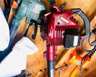 Leaf Blowers 