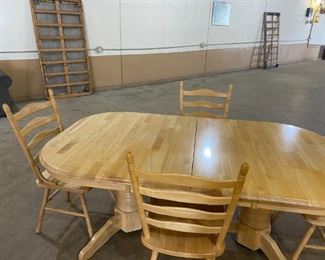Real nice table w/chairs
