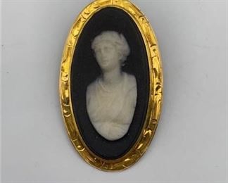 Wedgwood Cameo 10K Gold Pin Pendant