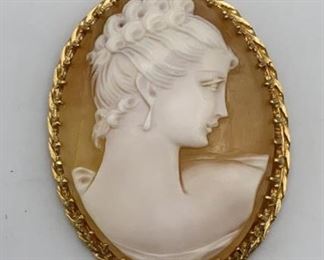 Carved Shell Cameo Pendant Gold Tone