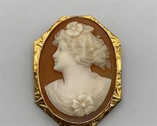 Shell Carved Cameo 10K Gold Pin Pendant Brooch