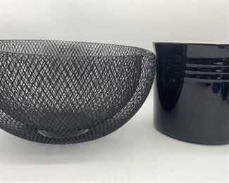 Le Creuset Utensil Holder, Black Wire Fruit Basket