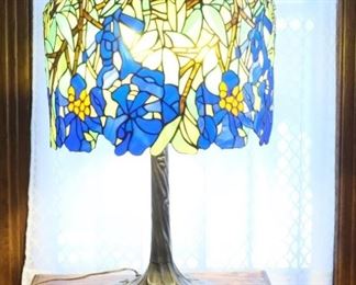 Tiffany Style Slag Glass Lamp "Trumpet Creppers"