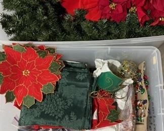 Christmas Garland Table Cloths Decor