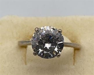925 Sterling Ring Moissanite Sz9