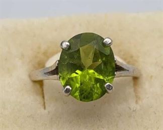 925 Ring Sterling Peridot Sz7.5