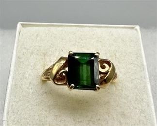 14K Yellow Gold Green Tourmaline Ring Sz 7, 4.9g