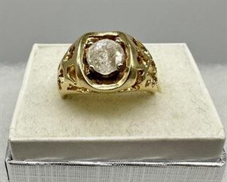 14K Yellow Gold Nugget Style Round Brilliant Cut