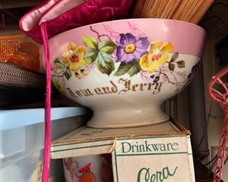Large punch bowl in gold inscribed "Tom and Jerry" 1900-1915