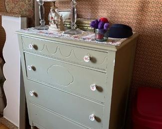 Dresser and matching full bed $100