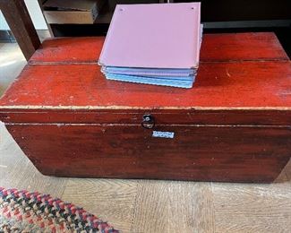wood chest $25