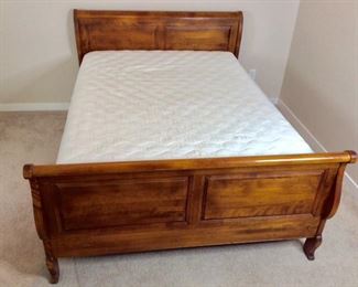 Ethan Allen Wood Sleigh Bed