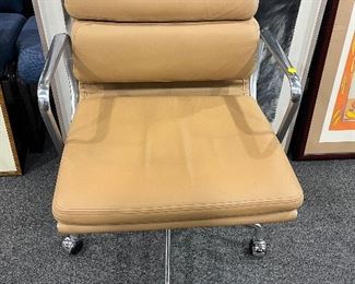 Herman Miller Eames office chair 