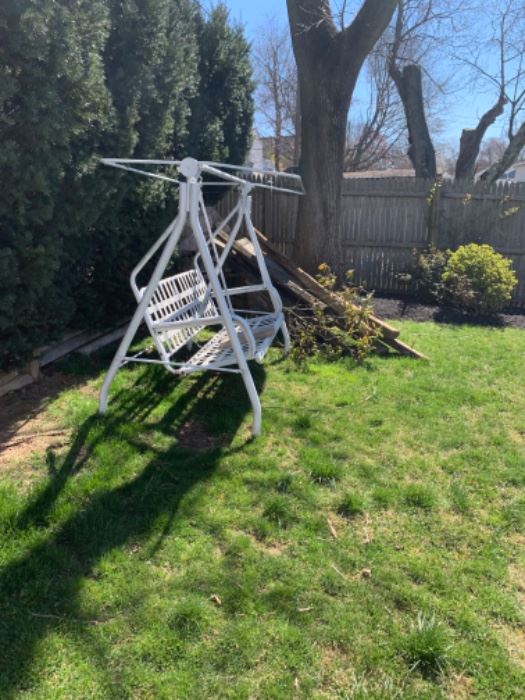 Willow Grove Estate Sale starts on 4/1/2023