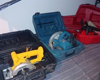 Battery and electric saws