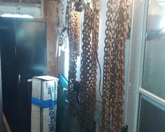 Log chains, tow chains