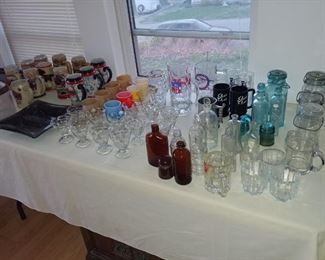 Glasses, mugs, stines