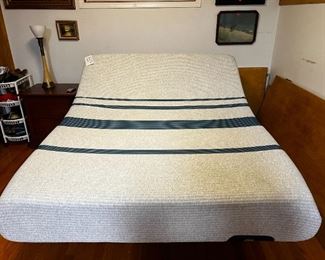 Serta Qn Adjustable bed