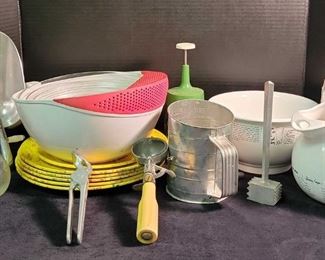 AR Cook Mixing Bowl with 7 Glassbowls, Zak Designs Retro Plates, 5 Reg Plates, 1 Smaller, and More