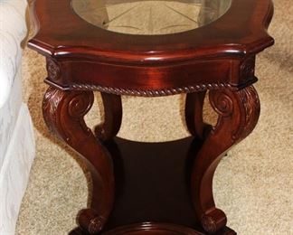 Gorgeous carved Haverty's side table with etched glass top.