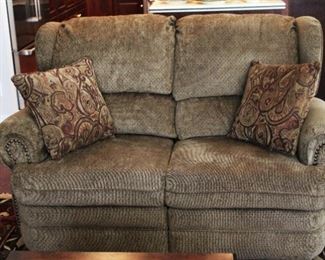 Lane Recliner Love Seat.