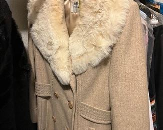 coat with fur collar