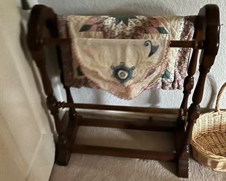 quilt stand