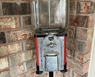 Peanut vending machine