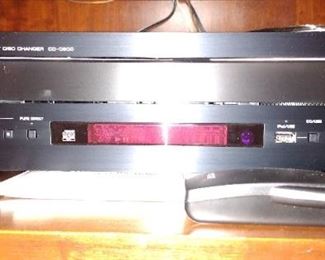 YAMAHA COMPACT DISK CHANGER
