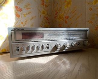 Sound Design Stereo AM FM Clock Radio