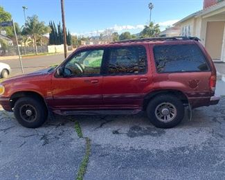 1999 Mercury Mountaineer Red SUV