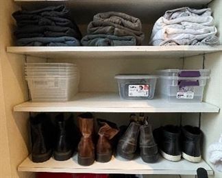 Sample of Men's Clothing. Men's Shoes: 10.5,
Men's Shirts: L, Men's Pants: 36' x 38,'
Men's Jackets: 42" R. Photo 2 of 4.