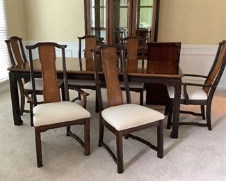 06 Dining Table Chairs