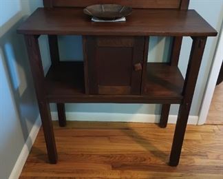 Wonderful Mission One Door Stand 