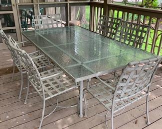 OW Lee Classico patio set