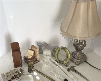 Beautiful Vintage Office Decor 12 Items And Table Lamp