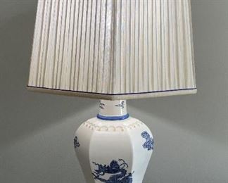 Blue White Ceramic Dragon Lamp