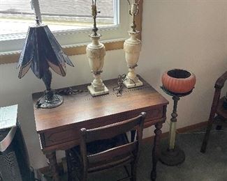 spinnet desk stain glass marble lamps 