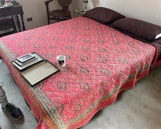 Queen size temperpedic motion bed