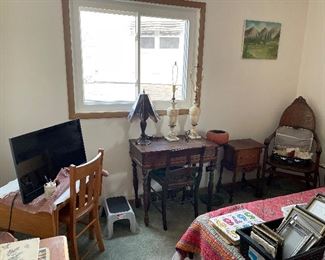 Kids enamel
Top table spinet desk tobacco box antique carved oak chair picture frames 