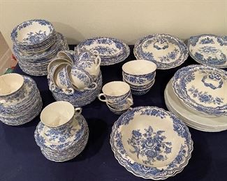 Bristol Crown Ducal China set (104 pc)