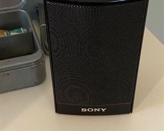 Set of Sony surround speakers (small)