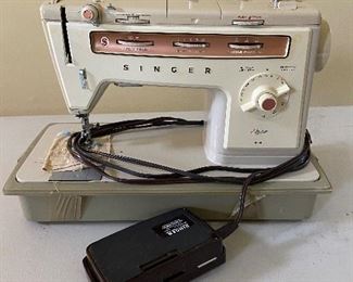 Vintage Stylist 518 Singer Sewing Machine