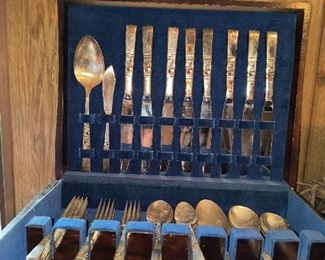 Flatware set