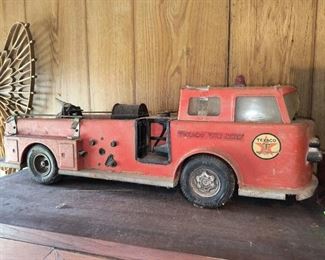 Large nylint fire truck