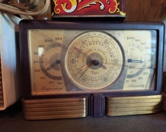 Bakelite barometer / thermometer