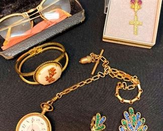 Closing Sat 4/1 8pm. Pickup: Mon 4/3 from 4-6pm. Please click here to see more photos, descriptions, and current bids:&nbsp;https://ctbids.com/estate-sale/20128