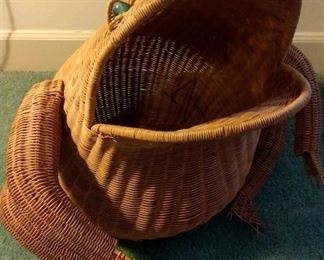 "Tall Pines & Great Finds" in Augusta, GA Starts Closing Mon 4/3 8pm. Pickup: Tue 4/4 1-6pm. Please click here to see more photos, descriptions, and current bids:&nbsp;https://ctbids.com/estate-sale/20911