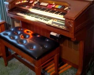 "Tall Pines & Great Finds" in Augusta, GA Starts Closing Mon 4/3 8pm. Pickup: Tue 4/4 1-6pm. Please click here to see more photos, descriptions, and current bids:&nbsp;https://ctbids.com/estate-sale/20911